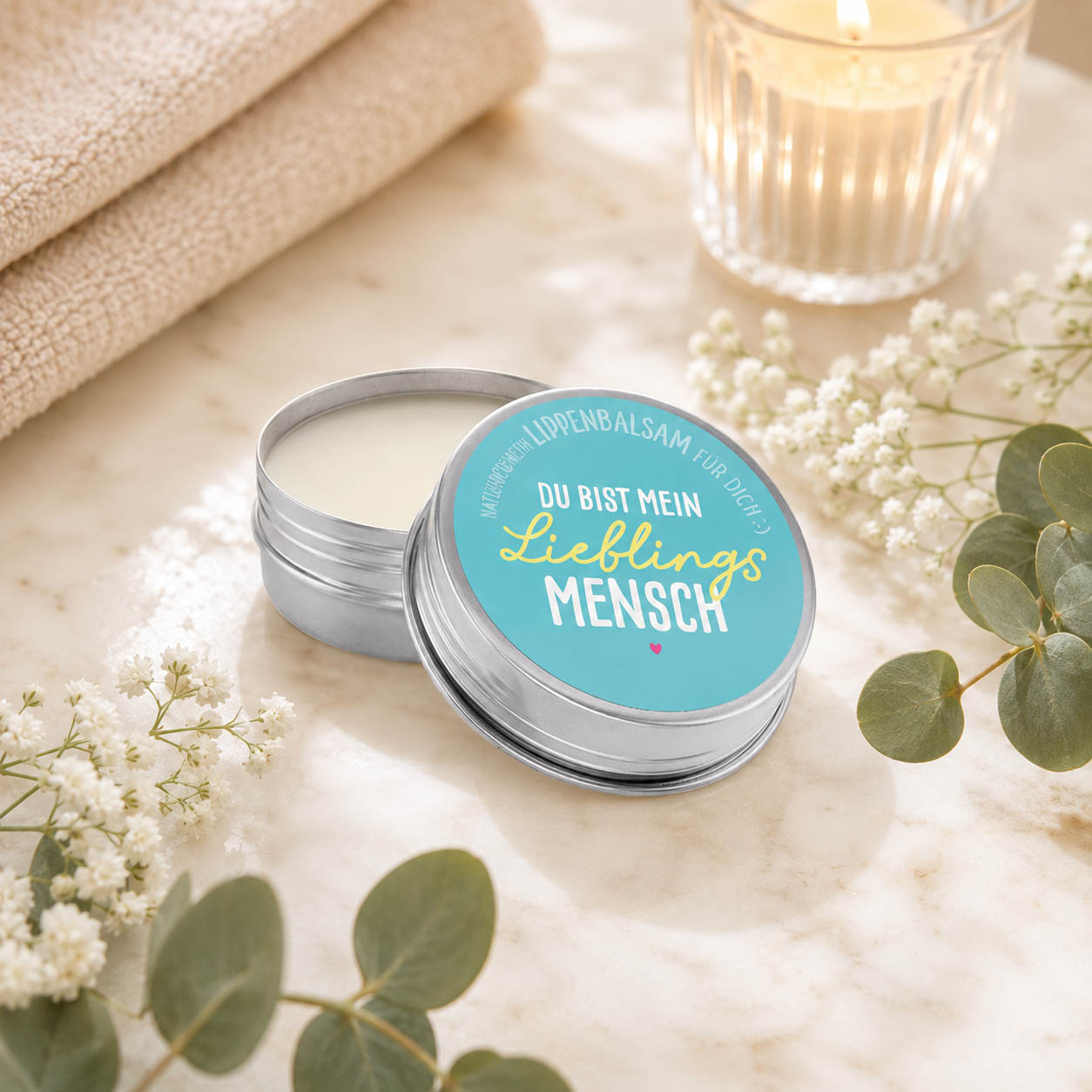 Naturkosmetik Lippenbalsam „Du bist mein Lieblingsmensch“ Petrol – Geschenk für Dich (Moodbild)