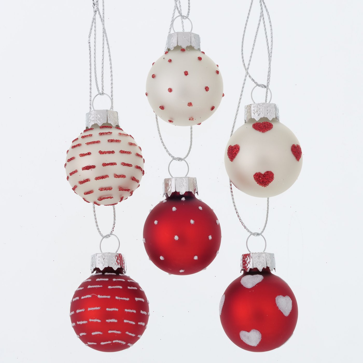 12-tlg. Glas-Weihnachtskugeln „Illum“ von Boltze, Ø 3 cm. 6 rote & 6 weiße Kugeln mit Herz-, Strich- & Punktmuster