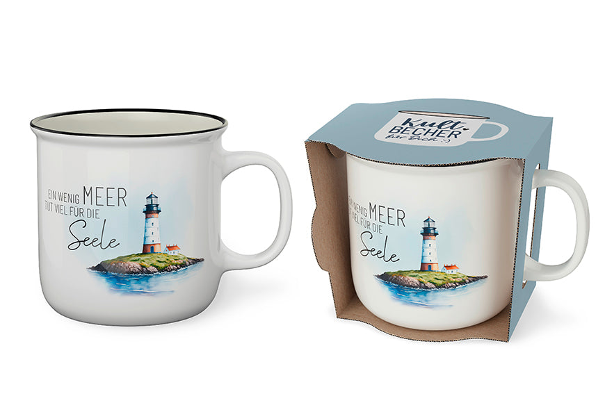 Kultbecher „Ein wenig Meer tut viel für die Seele“ von Geschenk für Dich – weißer Becher mit maritimer Insel-Szene Leuchtturm, beidseitig bedruckt