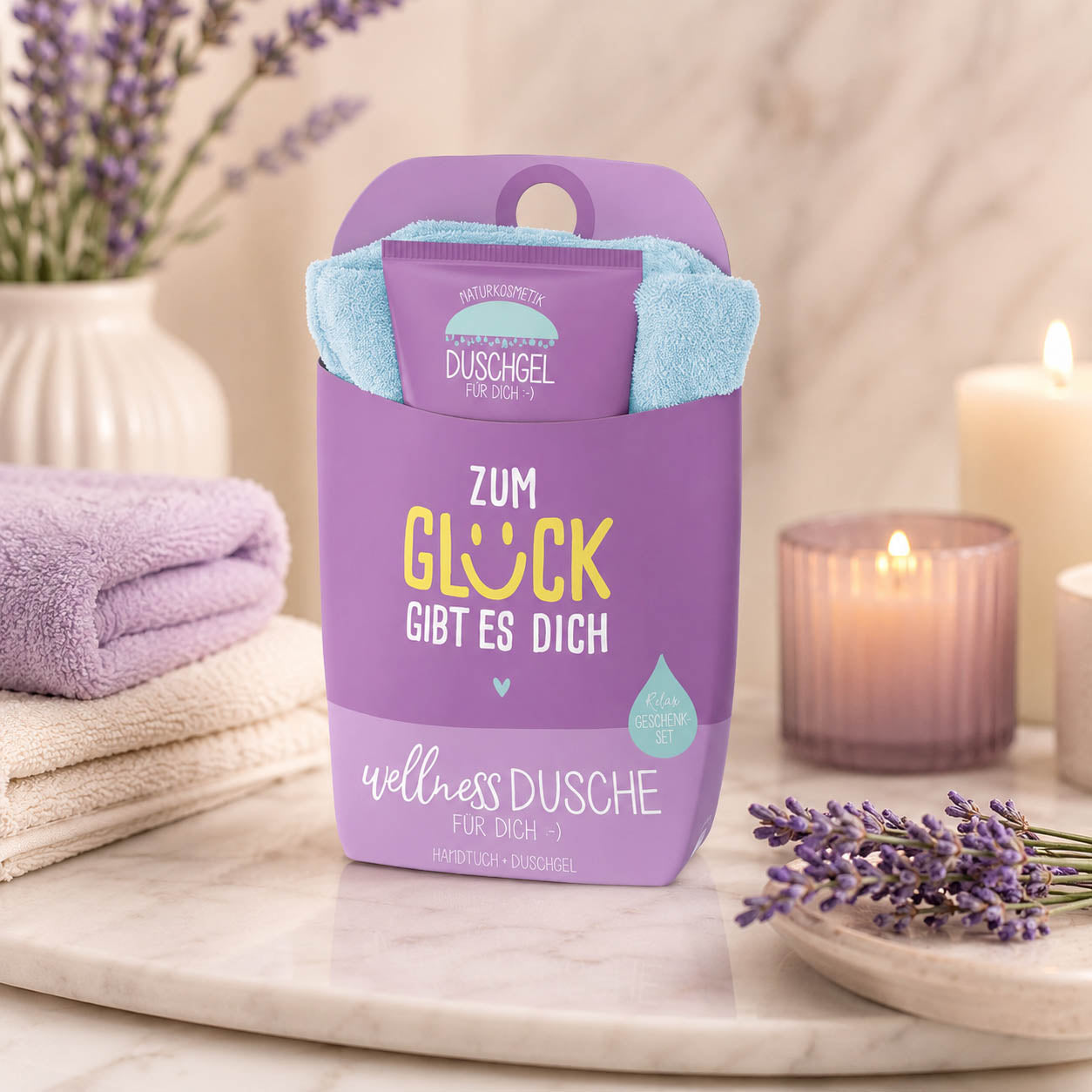 Wellnessdusche „Zum Glück gibt es Dich“ Violett – Geschenk für Dich (Moodbild)