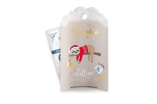 Geschenk für Dich Naturkosmetik Schaumbad mit weihnachtlichen Faultier-Motiv & Aufschrift „Chillige Weihnachten“.