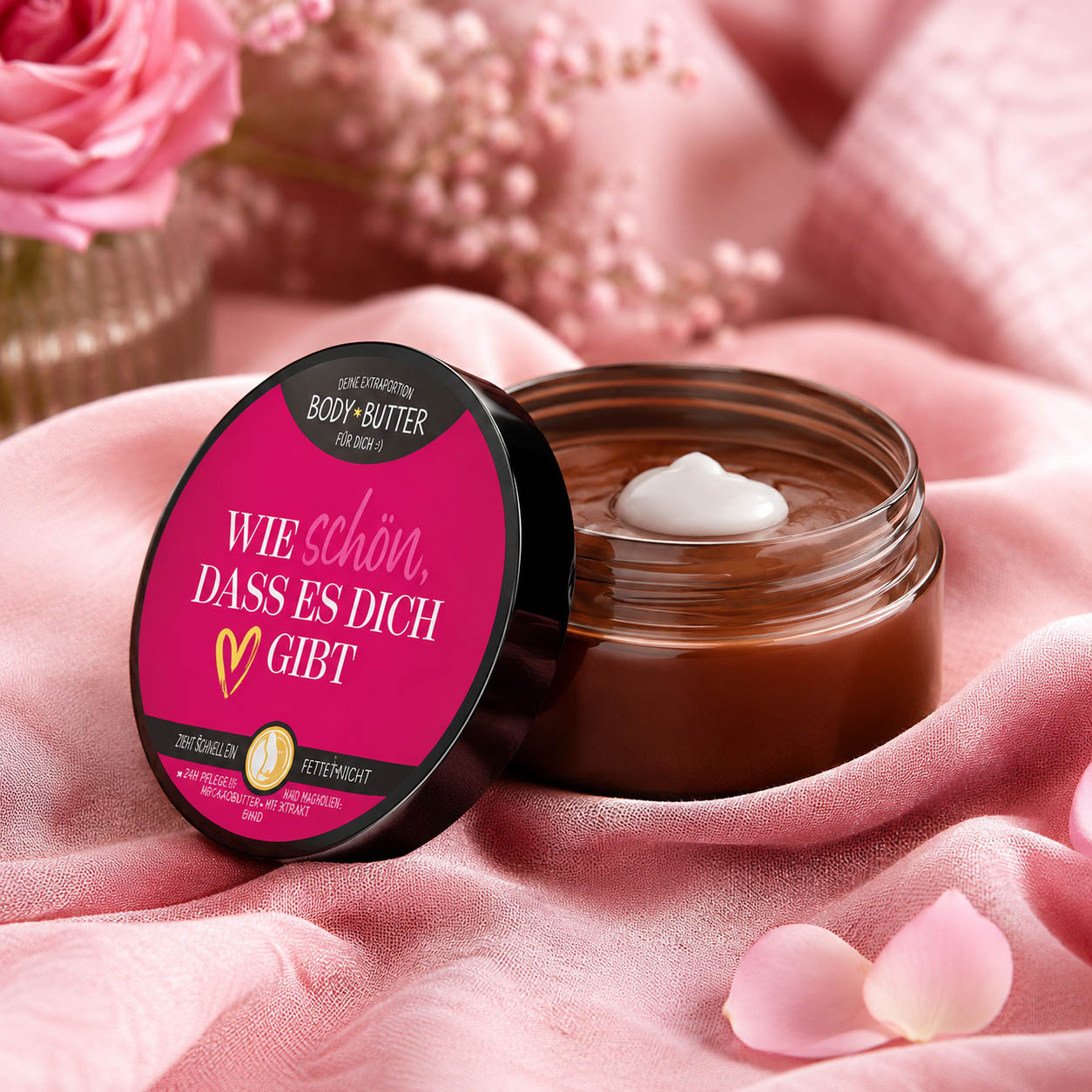 Bodybutter „Wie schön, dass es Dich gibt“ in Anwendung – Naturkosmetik von Geschenk für Dich