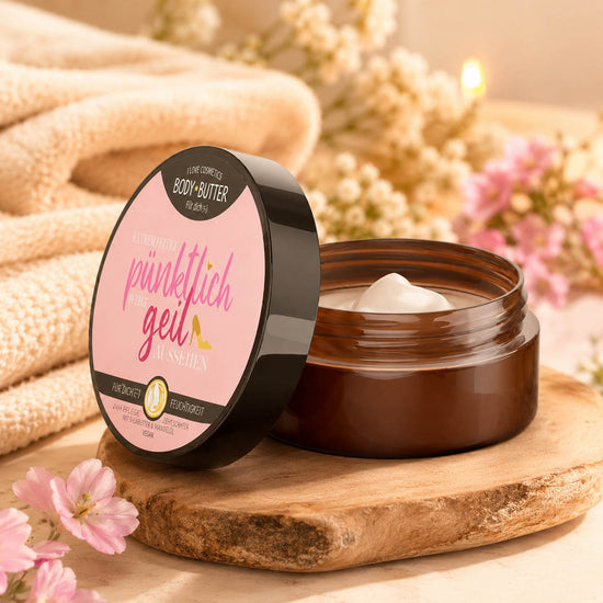 Bodybutter „Entweder pünktlich oder geil aussehen“ in Anwendung – Naturkosmetik von Geschenk für Dich