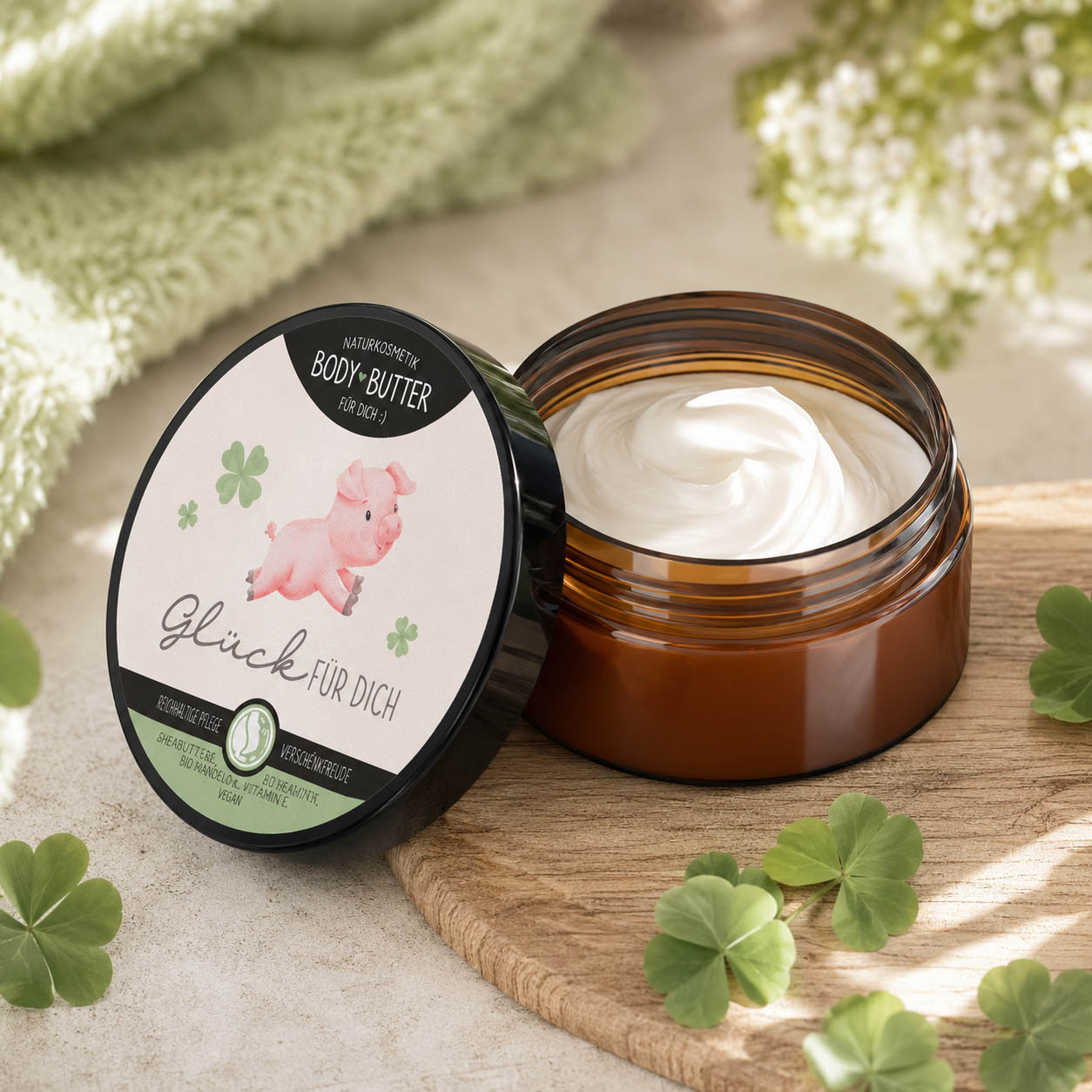 Bodybutter „Glück für Dich" Glücksschwein in Anwendung – Naturkosmetik von Geschenk für Dich