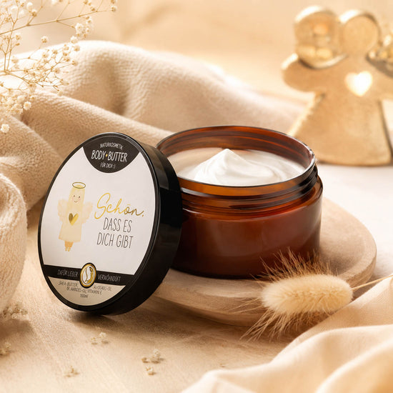 Bodybutter „Schön, dass es Dich gibt" Engel in Anwendung – Naturkosmetik von Geschenk für Dich