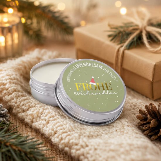 Lippenbalsam „Frohe Weihnachten“ – Stimmungsbild im weihnachtlichen Ambiente