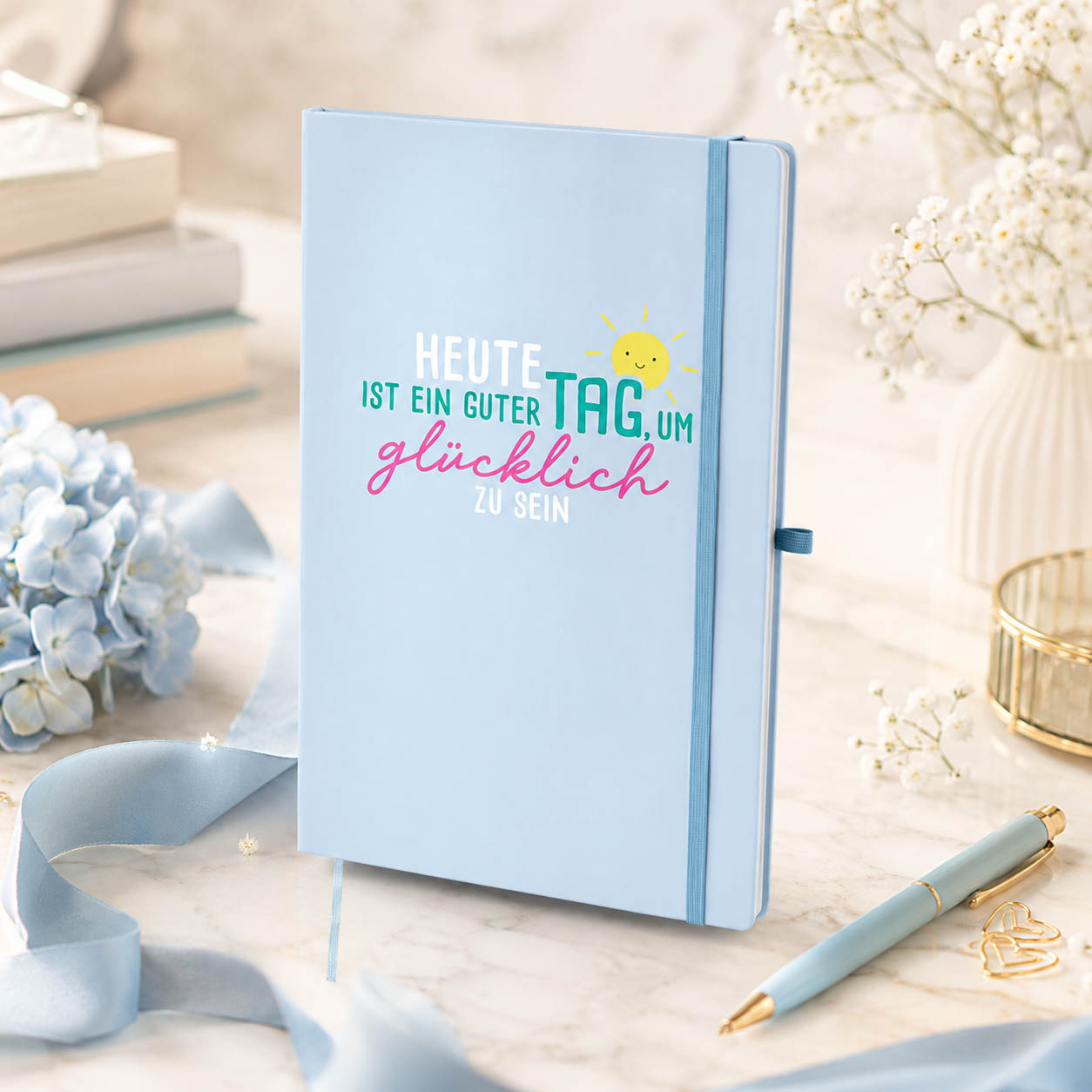 Notizbuch A5 „Heute ist ein guter Tag, um glücklich zu sein“ Hellblau – Geschenk für Dich (Moodbild)