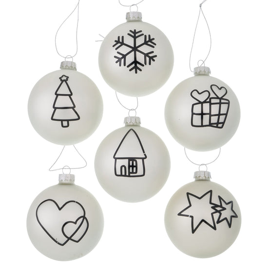 12-tlg. Weihnachtskugeln „Matti“ von Boltze, Ø 8 cm, Weiß Silber matt mit schwarzen Motiven: Stern, Herz, Geschenke & Baum