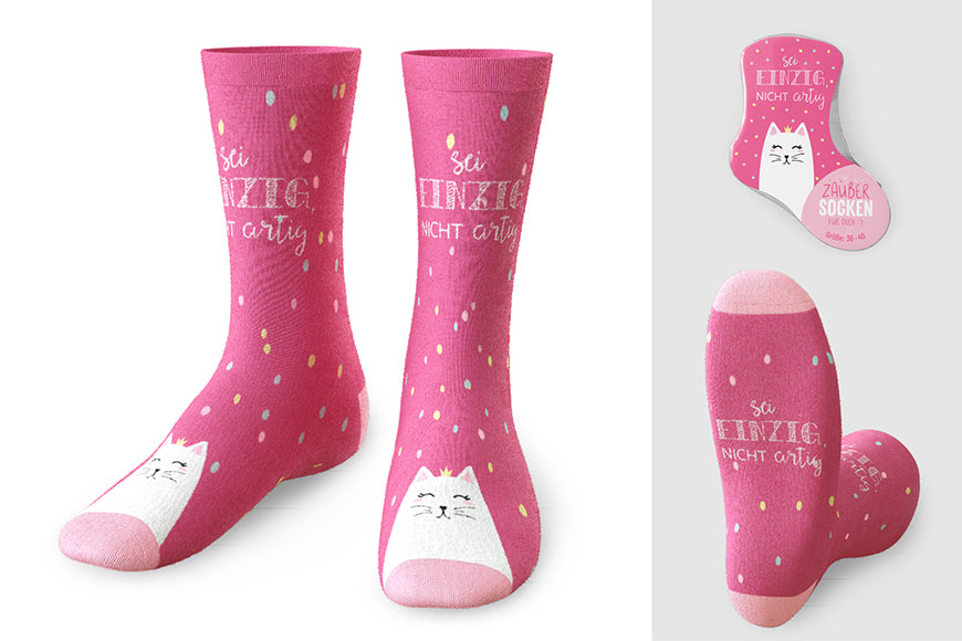 375581 Geschenk für Dich Zaubersocken Sei einzig, nicht artig, Frauen Socken pink mit weißer Katze, Frauensocken