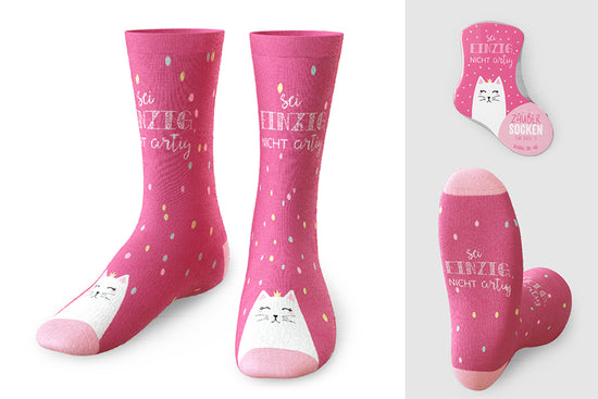 375581 Geschenk für Dich Zaubersocken Sei einzig, nicht artig, Frauen Socken pink mit weißer Katze, Frauensocken