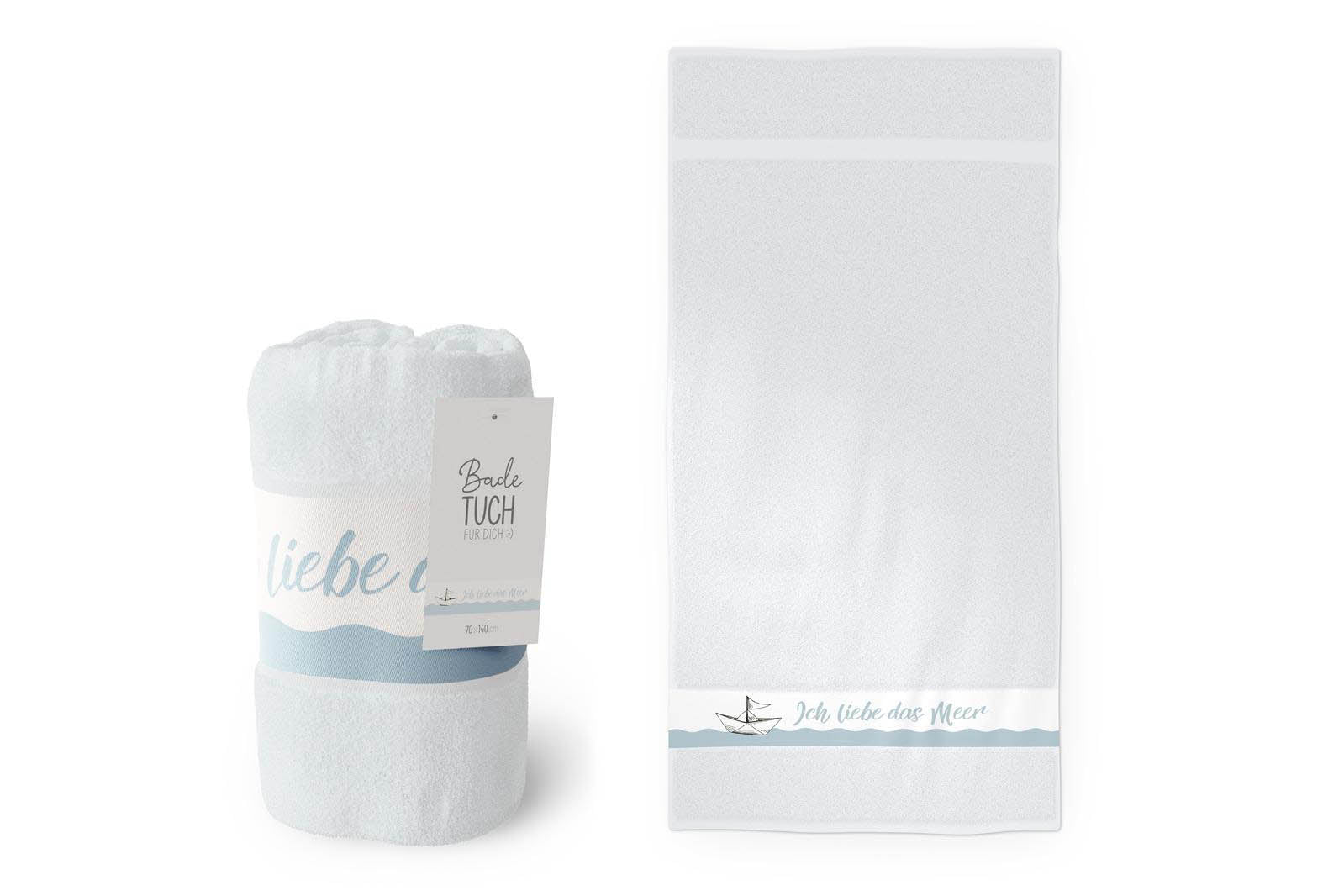 Badetuch mit Spruch Ich liebe das Meer, weiß mit Papierboot-Motiv, 70x140 cm – maritimes Strandtuch von Geschenk für Dich