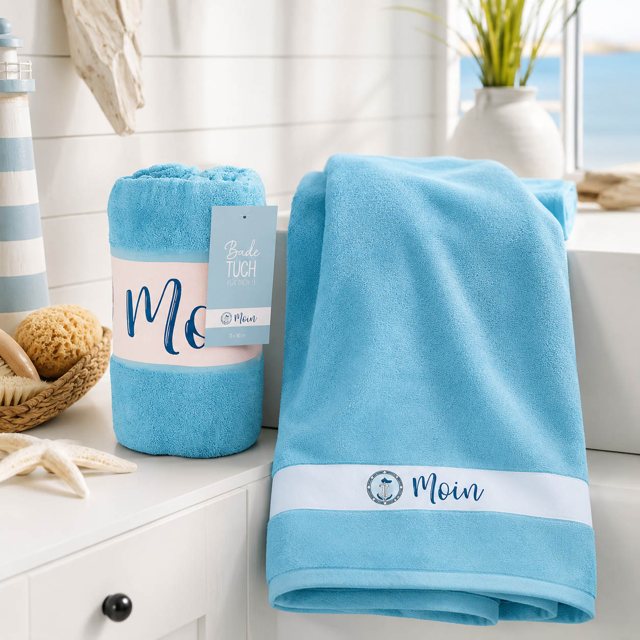 Maritimes Strandtuch Moin Seehund am Strand, Badetuch von Geschenk für Dich