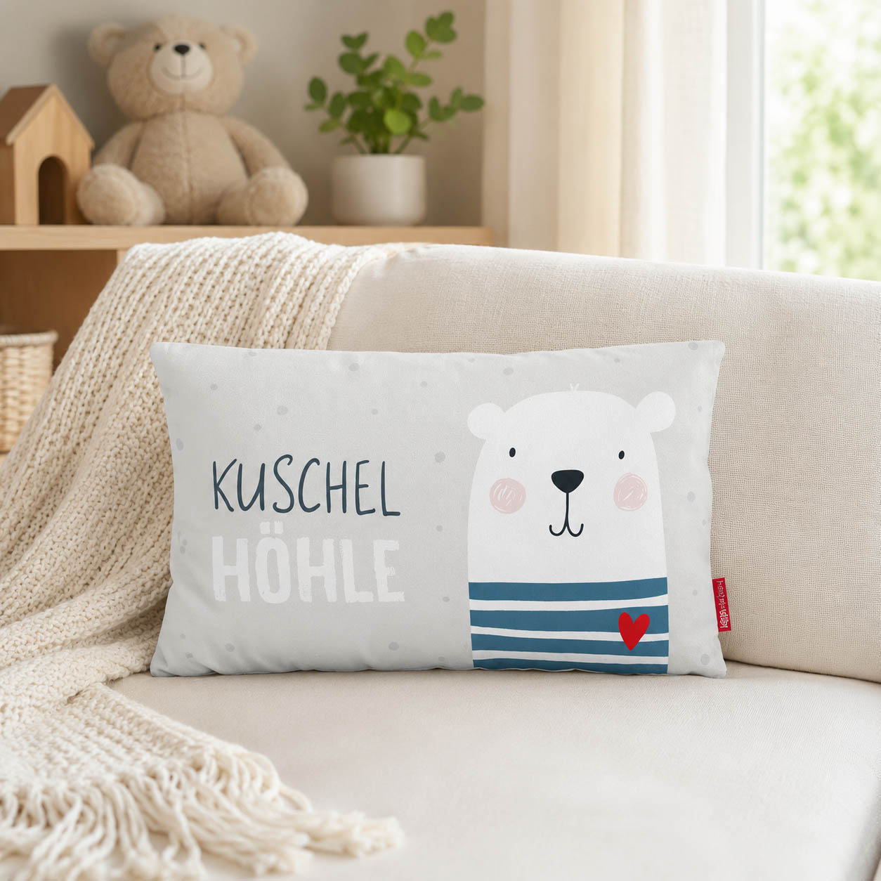 Kinderkissen Eisbär Kuschelhöhle in Grau mit Eisbär im Ringelshirt, petrolfarbene Rückseite