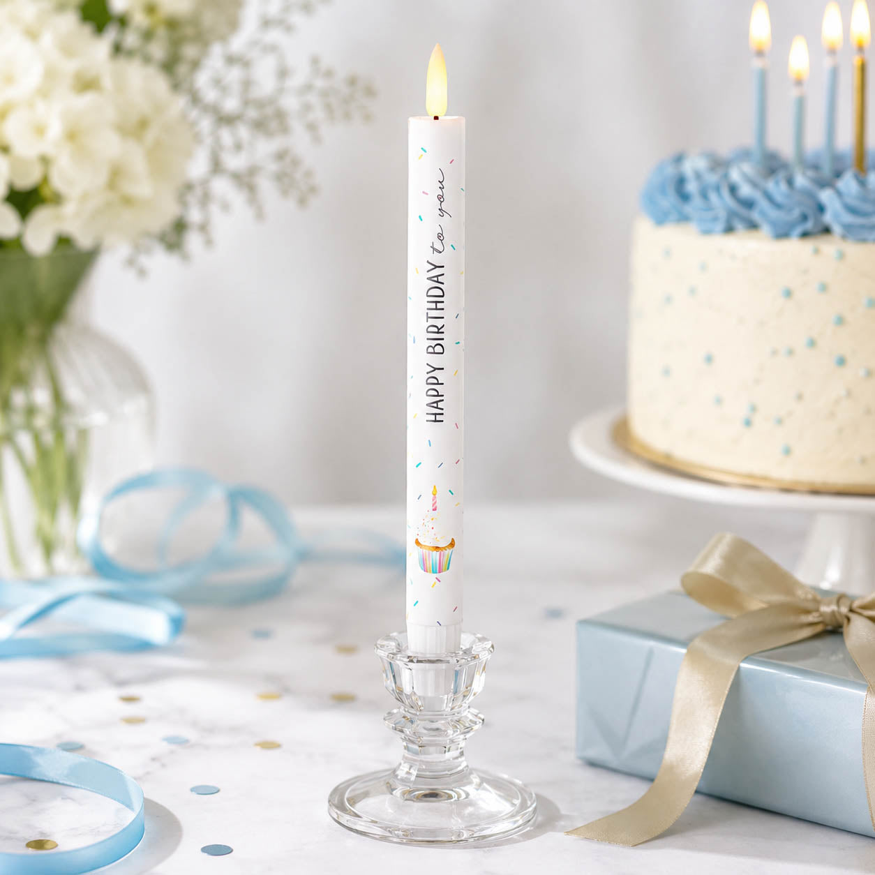 LED-Stabkerze „Happy Birthday to you" stimmungsvoll dekoriert – Liebe Wünsche