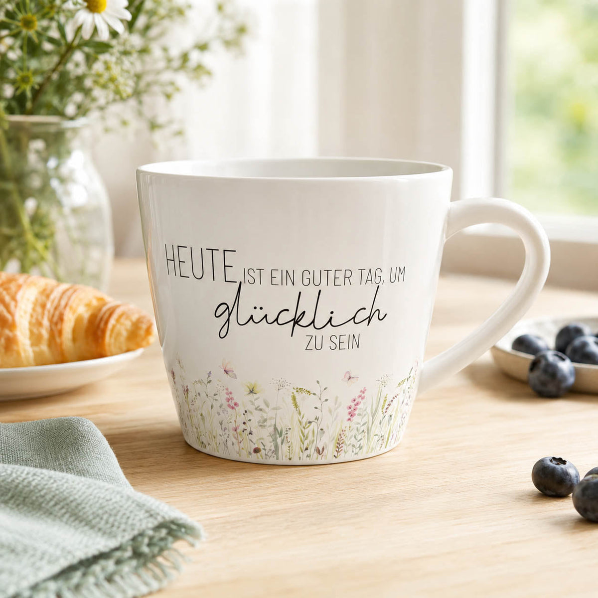 Maxi Becher „Heute ist ein guter Tag, um glücklich zu sein" – große Tasse im Alltag