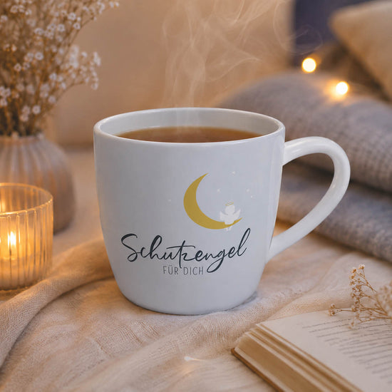 Maxi Becher „Schutzengel für Dich" mit Engel auf Mond – große Tasse im Alltag