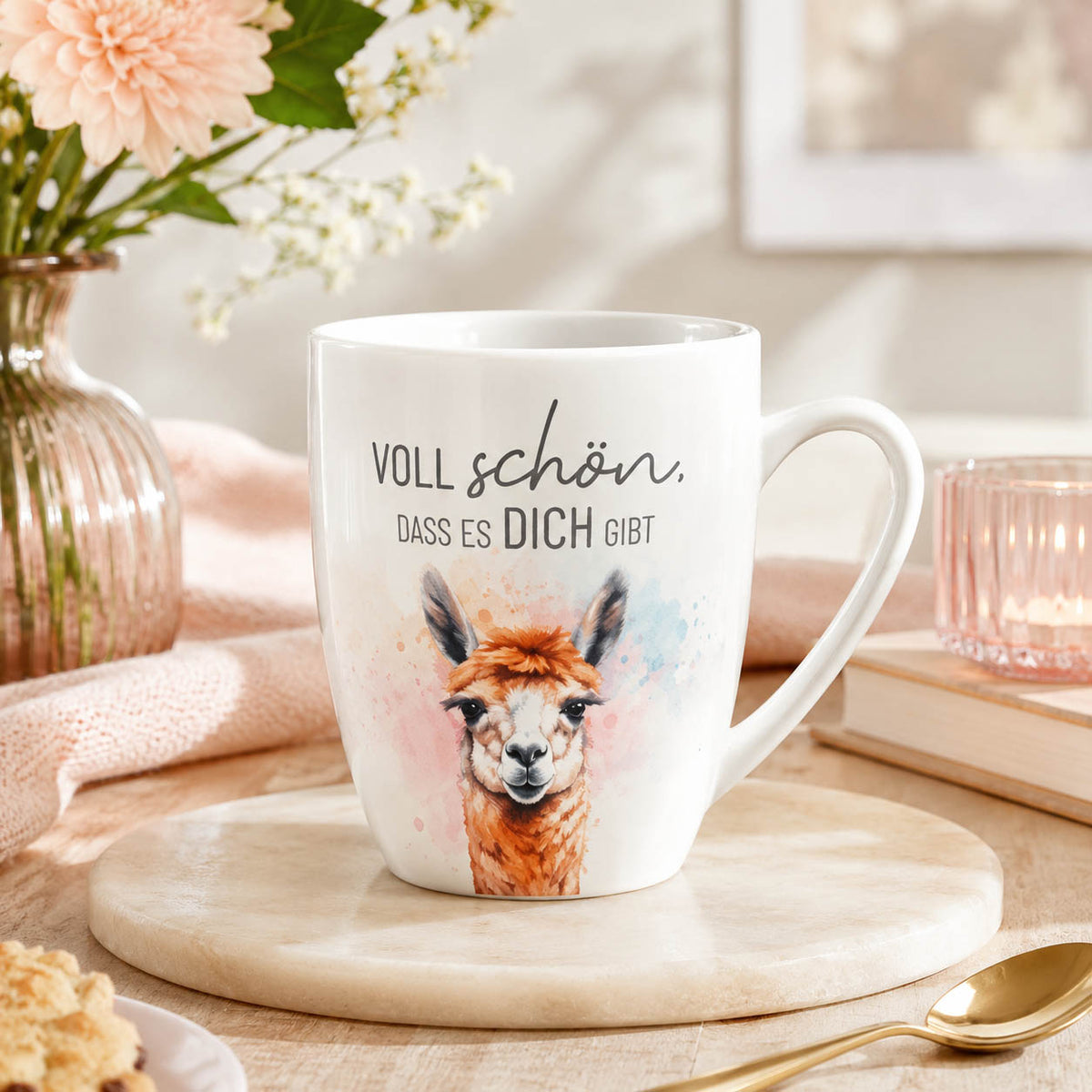 Becher „Voll schön, dass es Dich gibt“ mit Alpaka-Motiv von Geschenk für Dich
